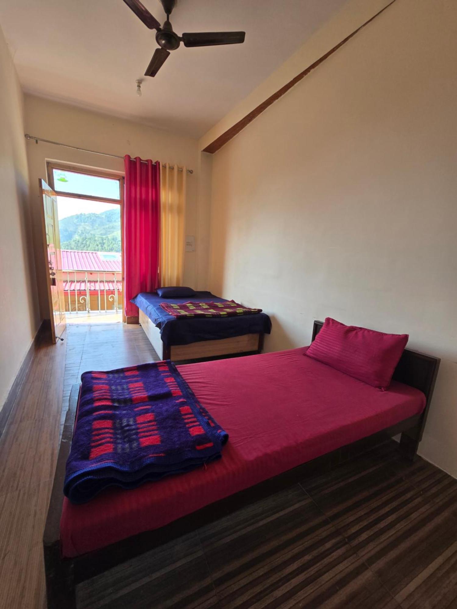 Dwarika Hotel Dwarahat Habitación foto